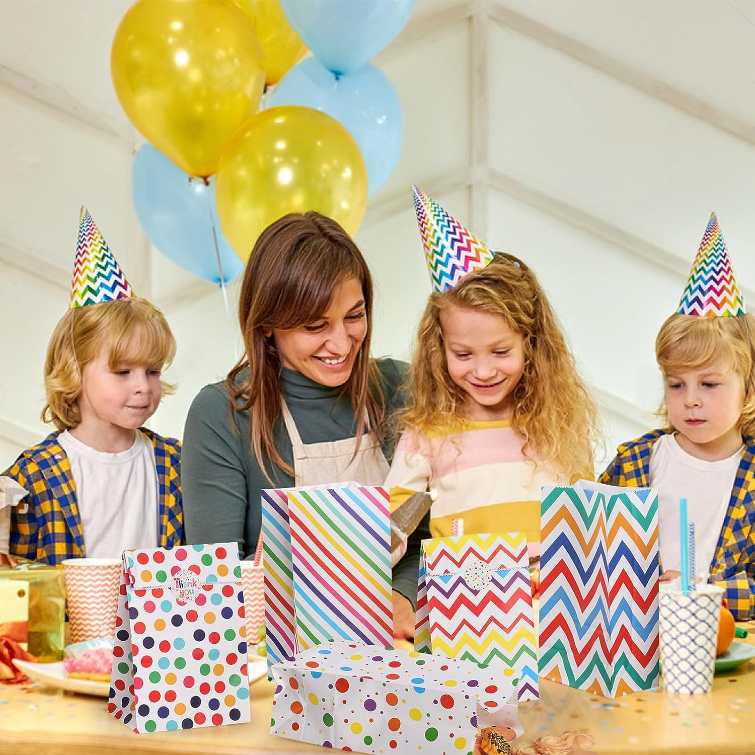 Hianjoo Paper Gift Bags, 25 Pieces Bottom Party Sweets Gift Kraft Bags Treat Bags with 48 Label Stickers for Lunch & Snacks image number 2