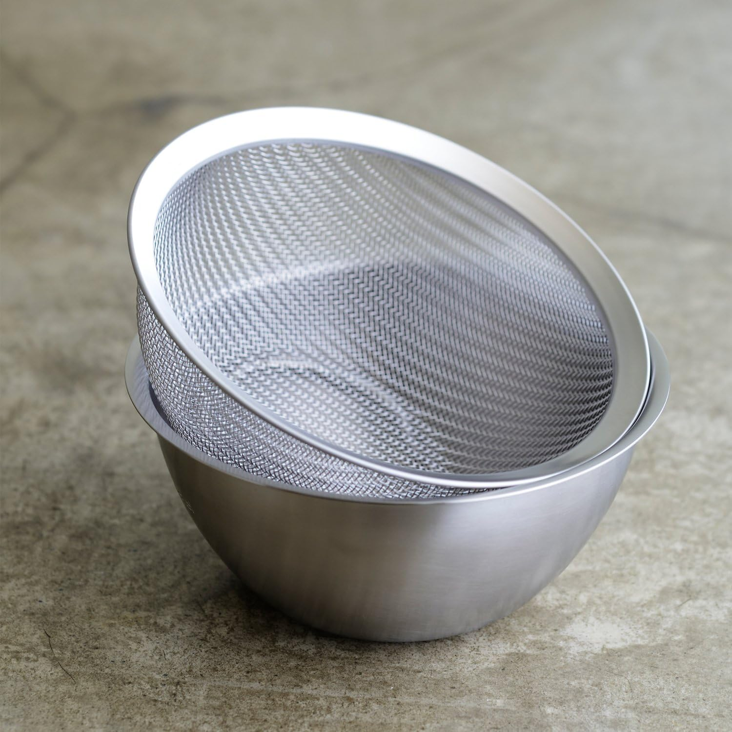 La Base LB-9354 Tsubamesanjo Stainless Steel round Colander & Bowl, Medium, 2-Piece Set, Made in Japan image number 1