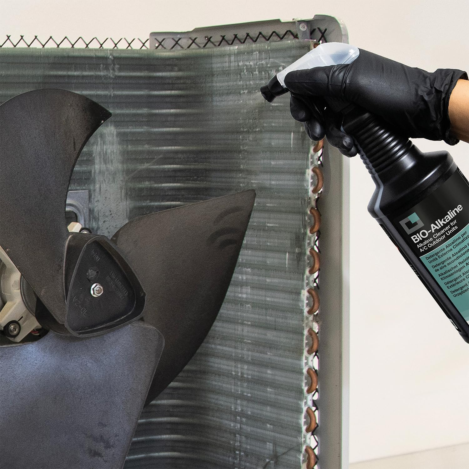 ERRECOM Cleaning Kit for A/C Condensers with Biodegradable Surfactants, Includes 1 L Bottle of Acid Cleaner Bio-Acid, 1 L Bottle of Alkaline Cleaner Bio-Alkaline and Disposable Gloves