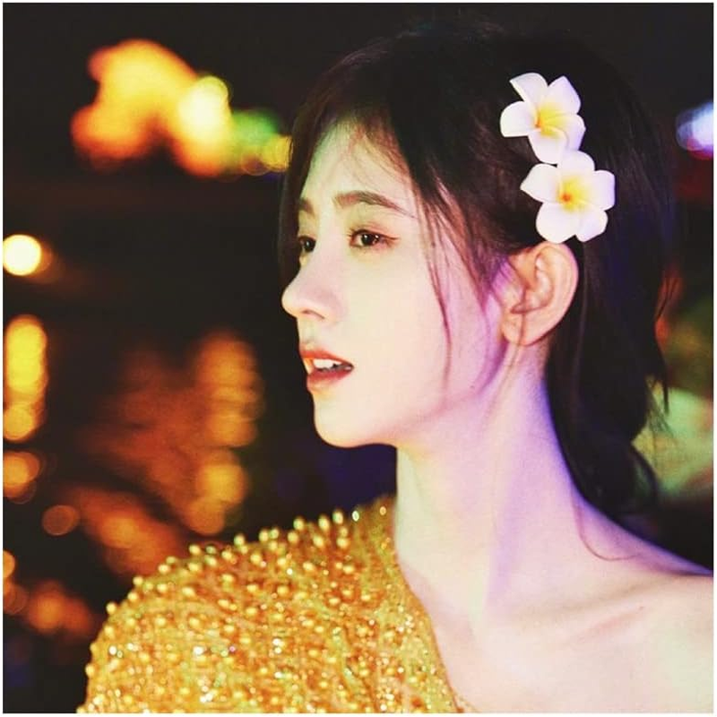 Hawaiian Plumeria Flower Hair Clips for Women White Flower Hair Clip Barrettes for Girls Hawaiian Accessories for Beach Party Travel image number 1