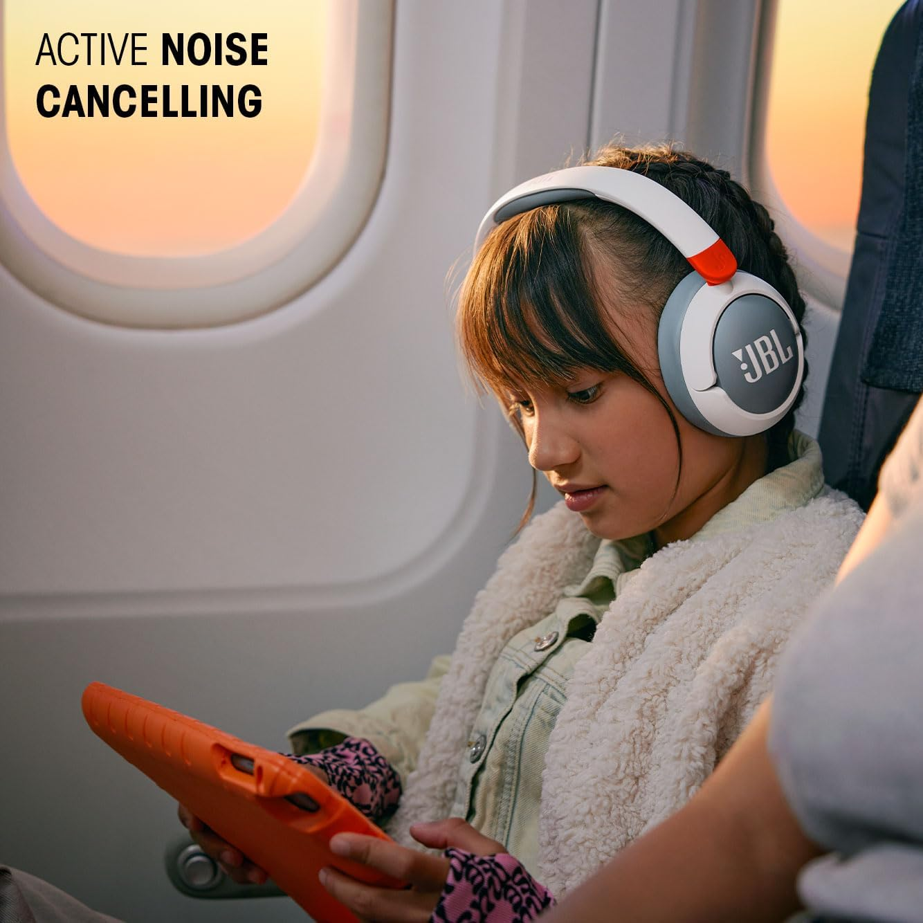 JBL Junior 470NC, JBL Safe Sound <85Db, Parental Control with Customizable Volume & Playtime, Easy Monitoring, Active Noise Cancelling, Built-In Mic, White - White image number 4