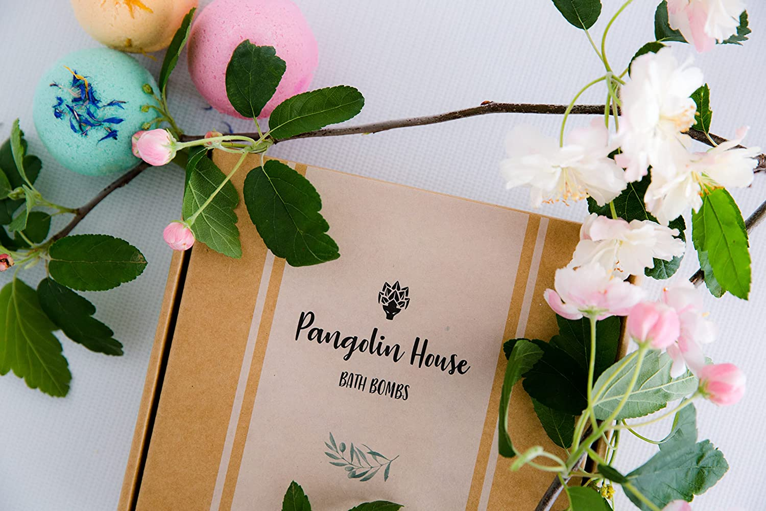 Pangolin House 9 Organic and Natural Bath Bomb Gift Set. Australian Handmade Fizzies for Bubble Bath. Rich in Essential Oil, Shea Butter, Jojoba Oil to Moisturise Dry Skin. Idea for Women. image number 6