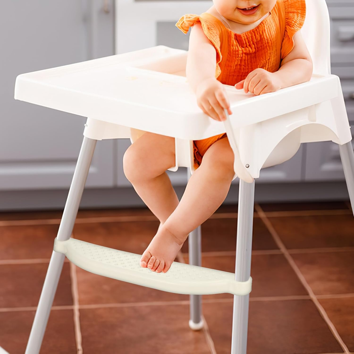 Highchair Footrest with Wide Platform for Stable Support Comfortable Ergonomic Foot Stool Replacement for Growing Feet Suitable for Home and Restaurant Use image number 4