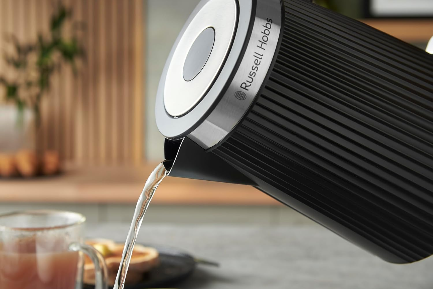 Russell Hobbs Bronte Kettle, RHK2675BLK, Distinctive Design, Internal Illumination, Perfect Pour, Push-To-Open Lid, Black image number 5