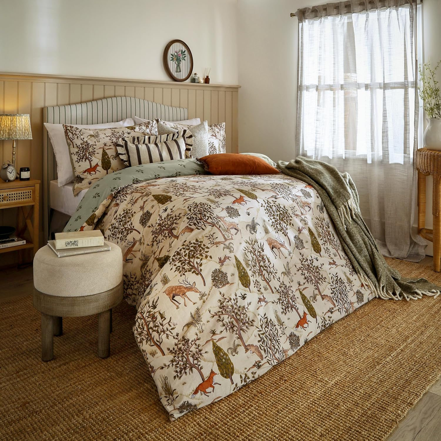 Wylder Fable Duvet Cover Set &ndash; Reversible Soft Cotton Rich Cosy Festive Bedding (Willow Green - Double) image number 3