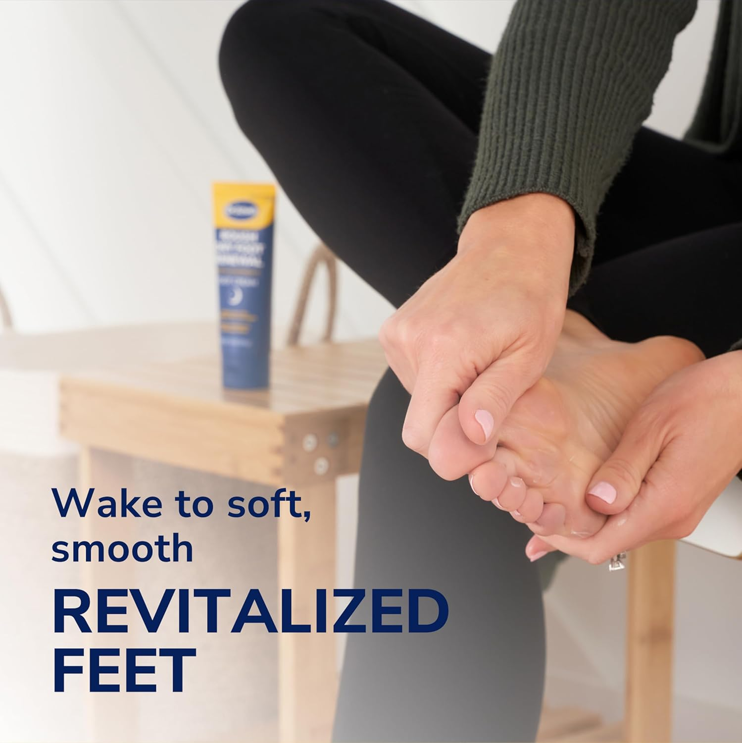 Dr. Scholl'S Rough, Dry Foot Renewal Ultra Overnight Treatment with Overnight Foot Cream 3Oz with Aloe, Coconut Oil & Urea and Heel Sleeve Socks, Deeply Moisturize & Soften Feet, Dermatologist Tested image number 3