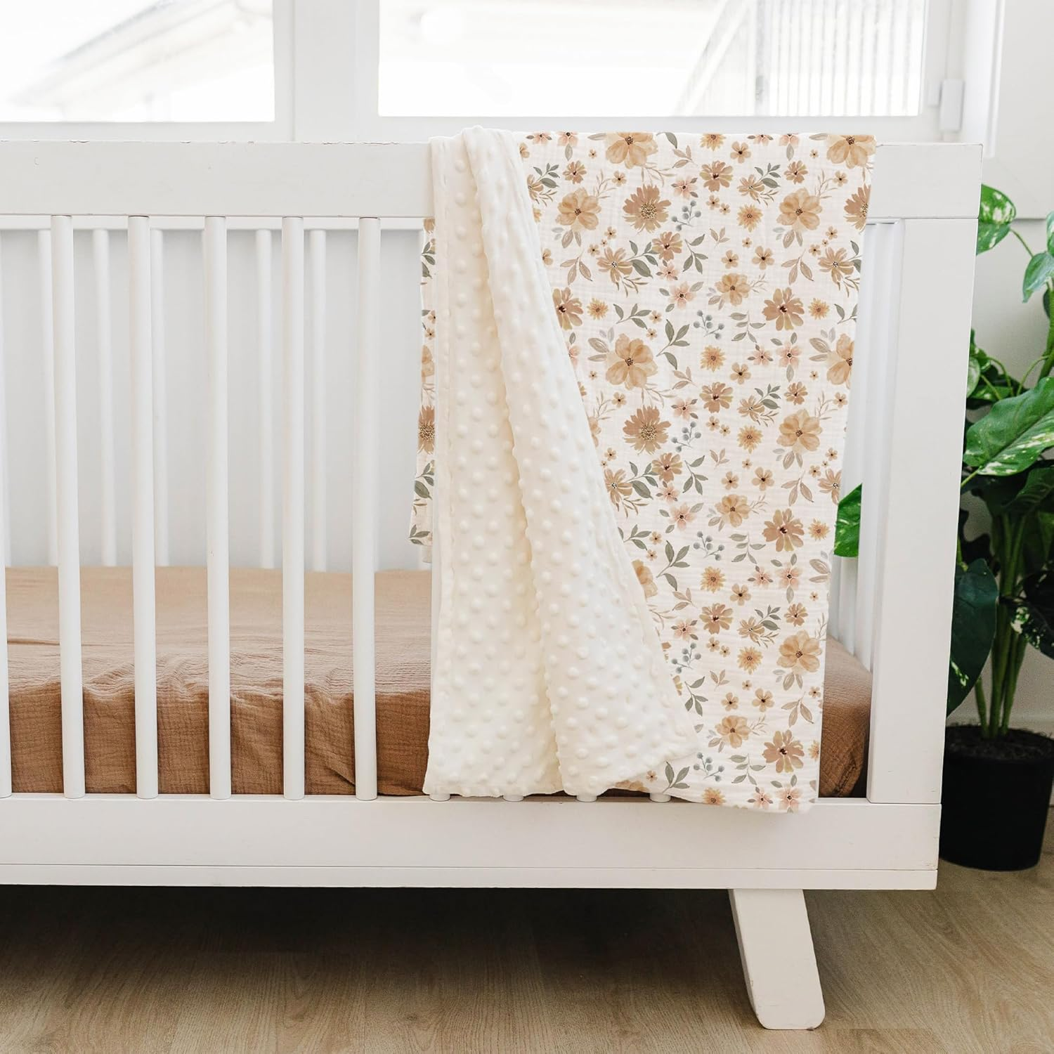 Konssy Baby Blankets for Unisex Boys Girls, Super Soft Nursery Minky Blankets with Muslin Cotton Front and Dotted Fleece Backing, Printed Bed Throws Newborn image number 5