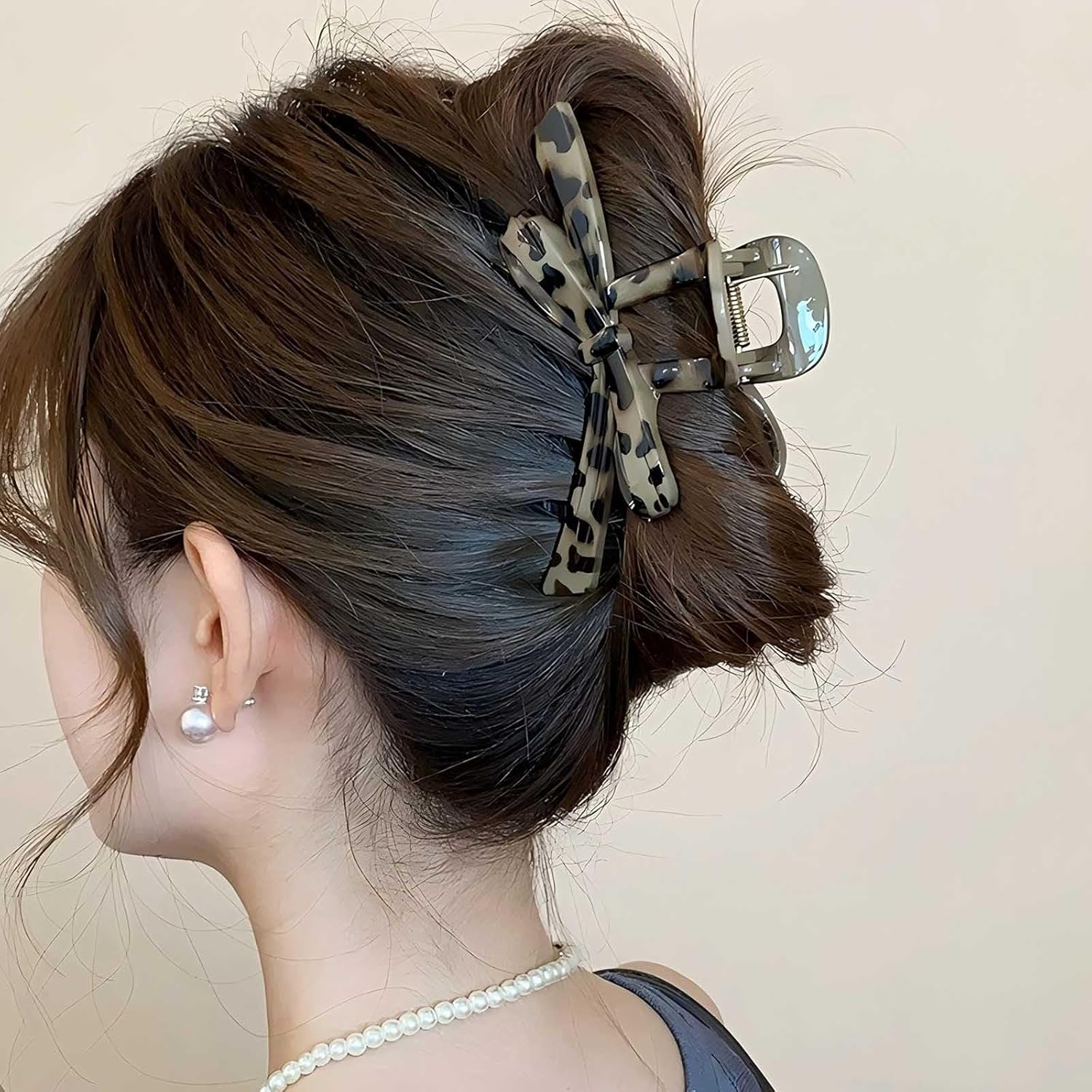 Inateannal Vintage Large Bow Claw Clips Large Turtle Plastic Hair Claw Acrylic Leopard Print Hair Clips Thick Curly Non-Slip Hair Clips Strong Hold Bow Hair Accessories image number 1