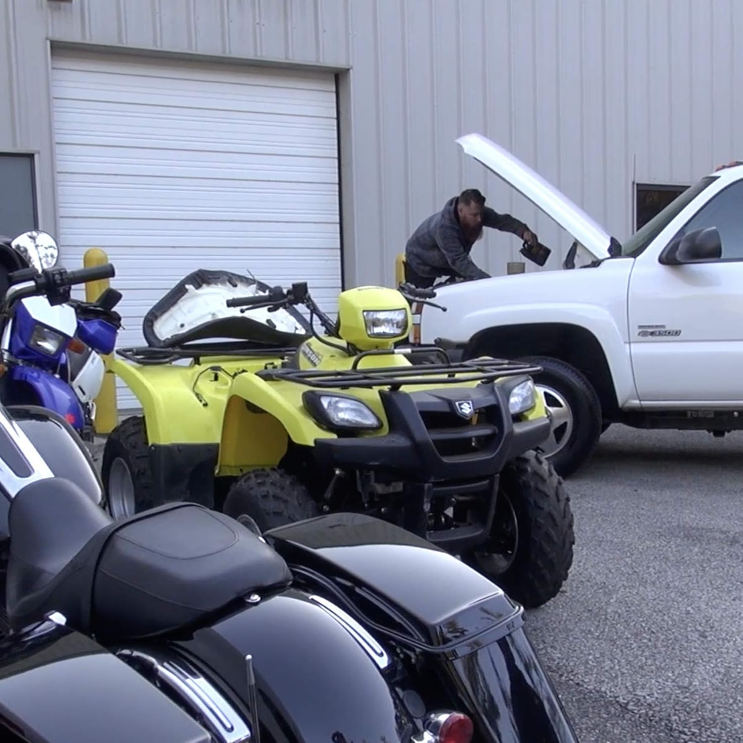 Motorkote MK-HL32-06 Heavy Duty Hyper Lubricant Engine Treatment, 32-Ounce, Single, Black - 32-Ounce, 6-Pack image number 2