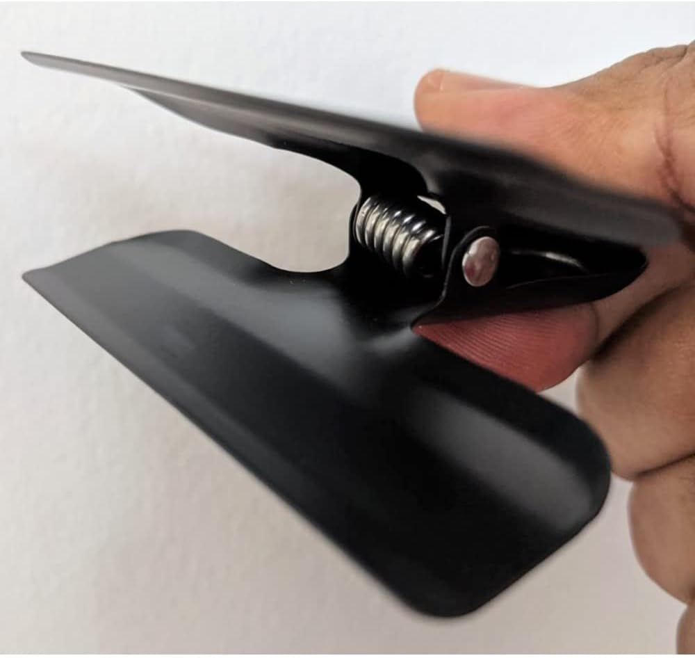 Croc Jaws Chip Clips - Non Magnetic. Stainless Steel. 3 Inches - Pack of 6, Black image number 1