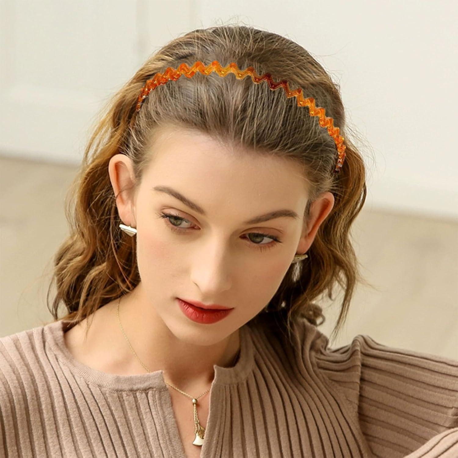 TELAIN 4-Pack Zigzag Headbands for Women, Girls, and Men Plastic Hair Clips with Teeth, Thin Zigzag Headbands, Non-Slip Black Comb Hair Clips Hair Accessories image number 3