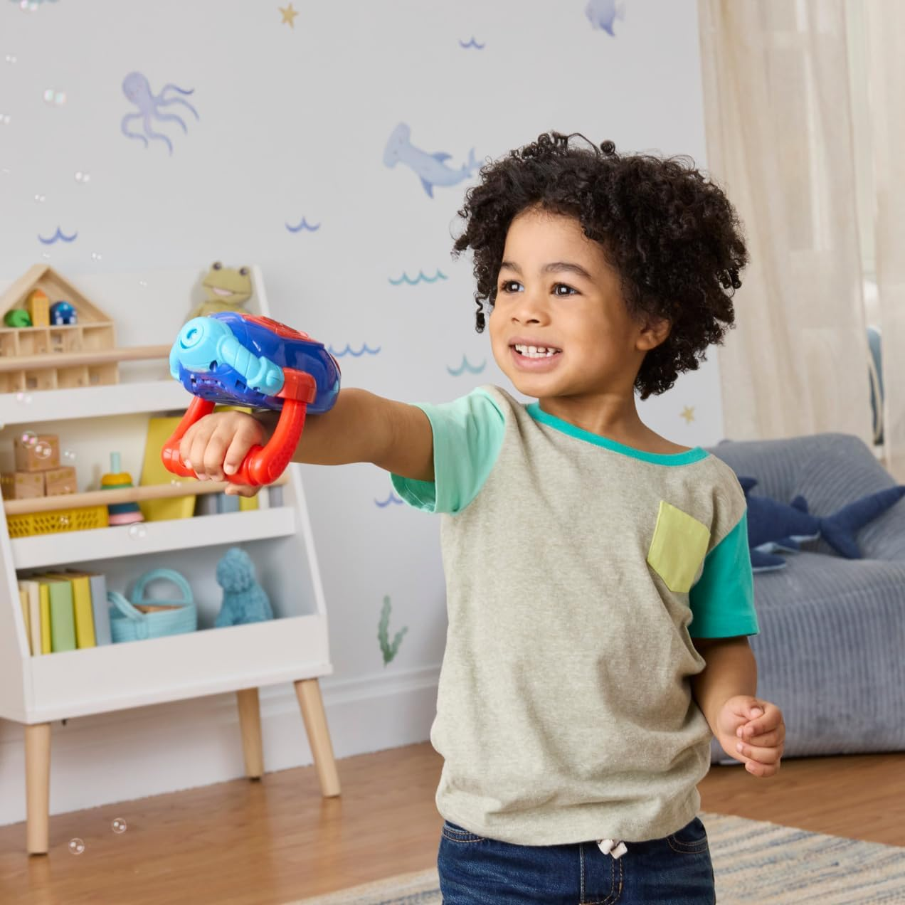 Marvel Spidey and His Amazing Friends Water-Webs Electronic Bubble Slinger, Super Hero Role Play Toys for Kids, Ages 3+ image number 6