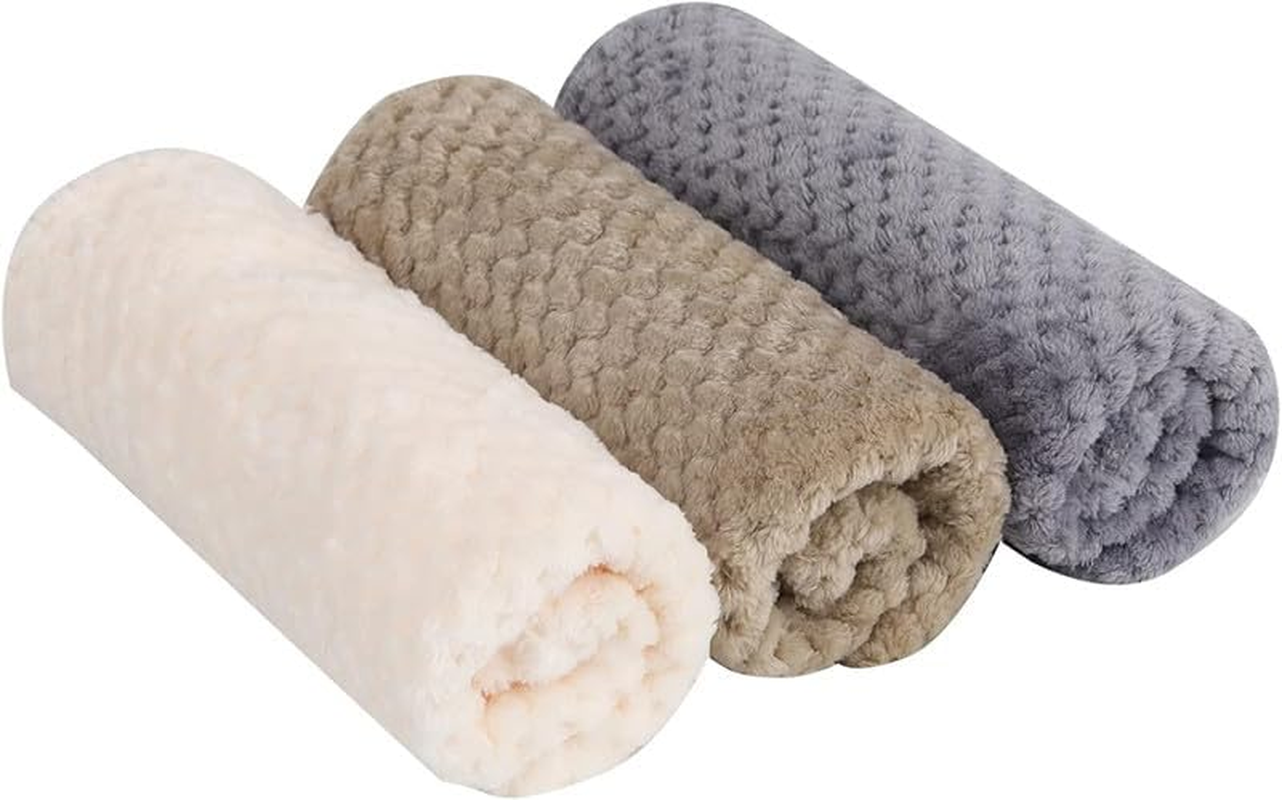 Warm Soft Fuzzy Blanket Dog Blanket Cat Blanket,3Pcs Flannel Fuzzy Washable Soft Warm Pet Bed Cover Blanket,Small Flannel Kitten Blanket Fleece Soft and Warm Fuzzy Pet Throw Fleece Flannel Pet Blanket