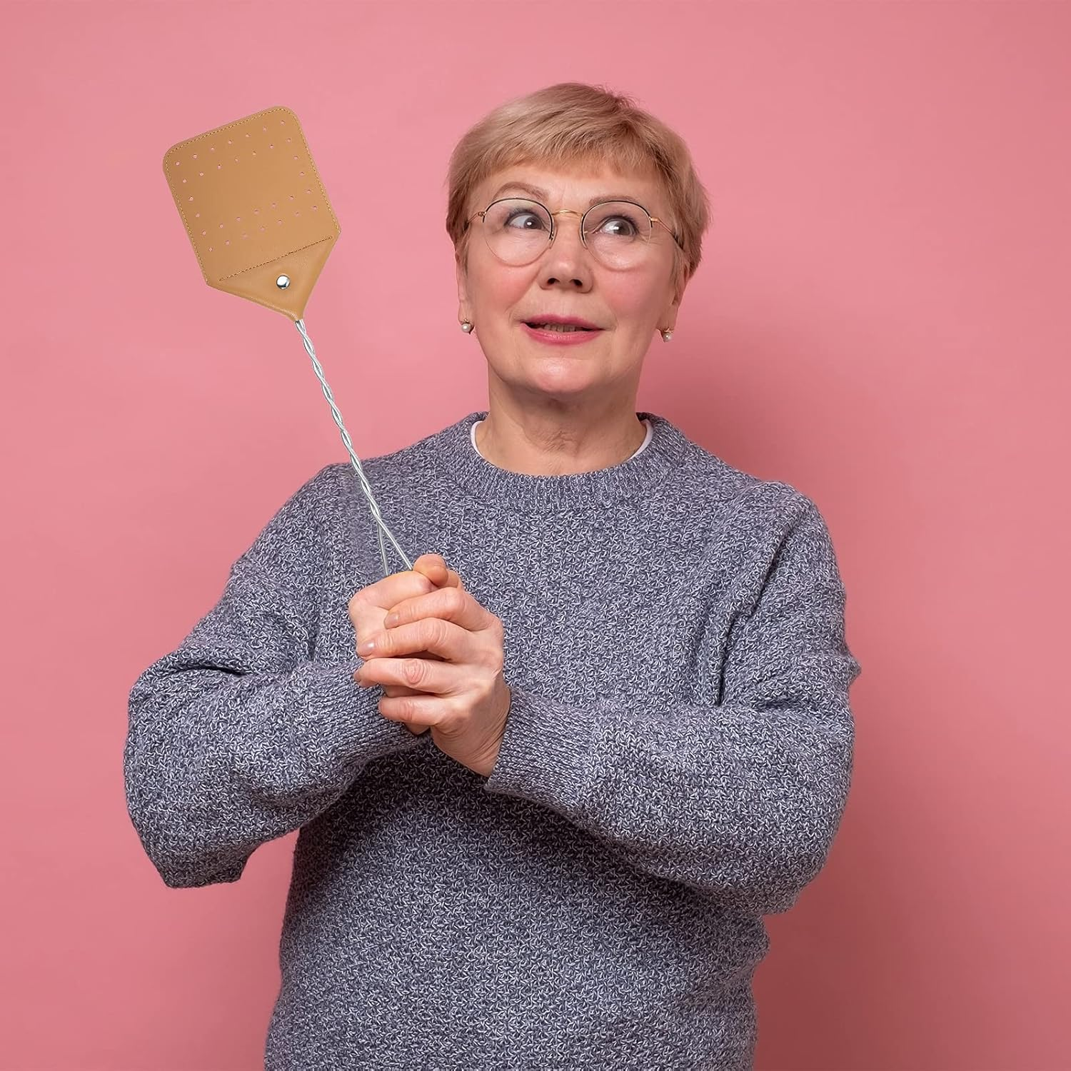 Zopeal 4 Pcs Sturdy Leather Fly Swatter 17 Inch Long Handle Manual Swat Heavy Duty Metal Handle Flyswatter Rustic Fly Swatter for Indoor Outdoor(Royal Blue, Black, Khaki, Dark Brown) image number 2