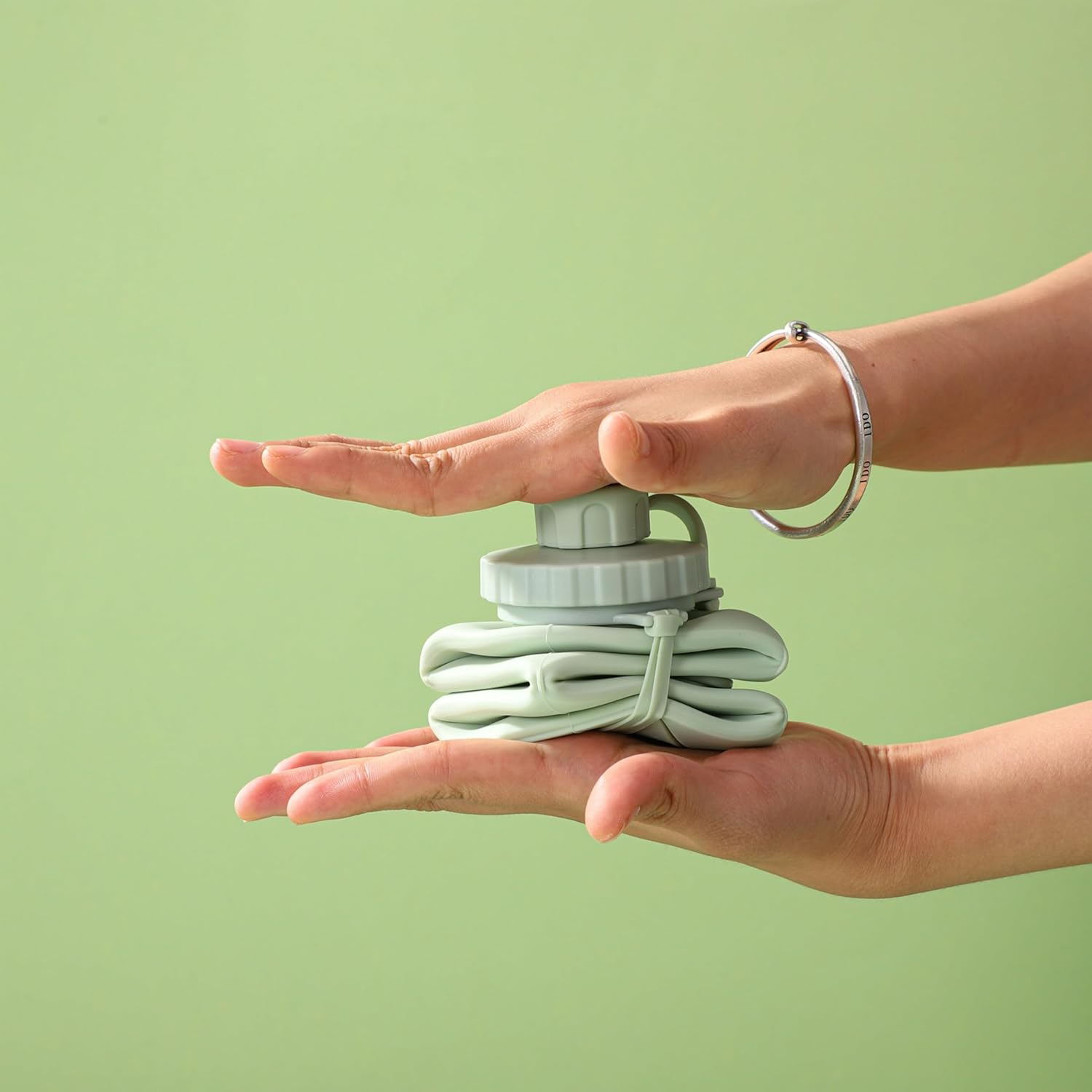 (2 Pack) MDHWL Collapsible Water Bottle for Travel [Double Leak-Proof Design] [Cap with Safety Rope] BPA Free Silicone Foldable Water Bottle for Outdoor Hiking Sports Lightweight, Couple (Green+Grey) image number 2