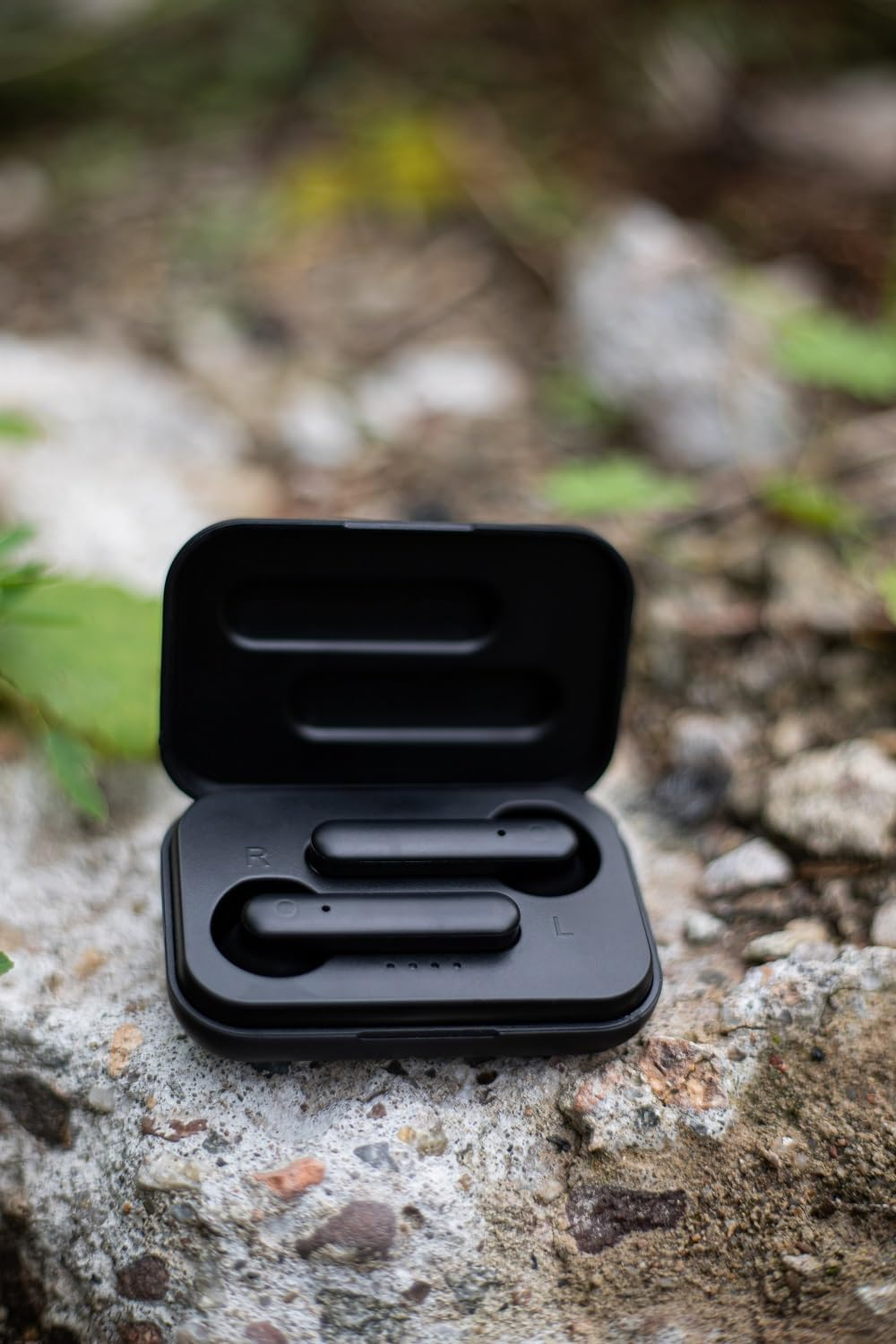 FOREVER TWE-110 EARP Bluetooth Headphones with Charging Bag, TWS Touch Control, Integrated Microphone, In-Ear Earphones, Wireless Headset with Power Bank (Black) image number 6