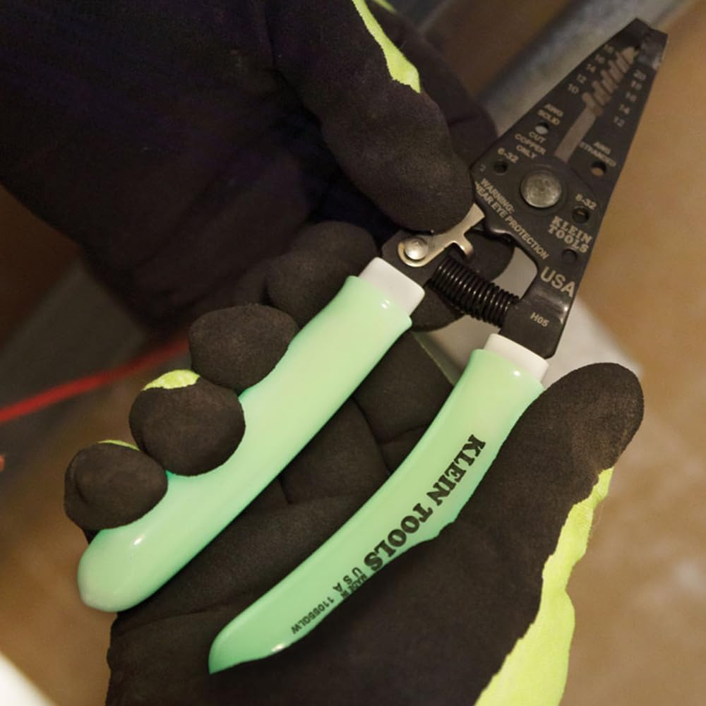Klein Tools 11055GLW Wire Stripper/Cutter, Made in USA, Klein-Kurve Stripper/Cutter, 10-18 AWG Solid, 12-20 AWG Stranded Wire, Glow in the Dark Grips image number 3