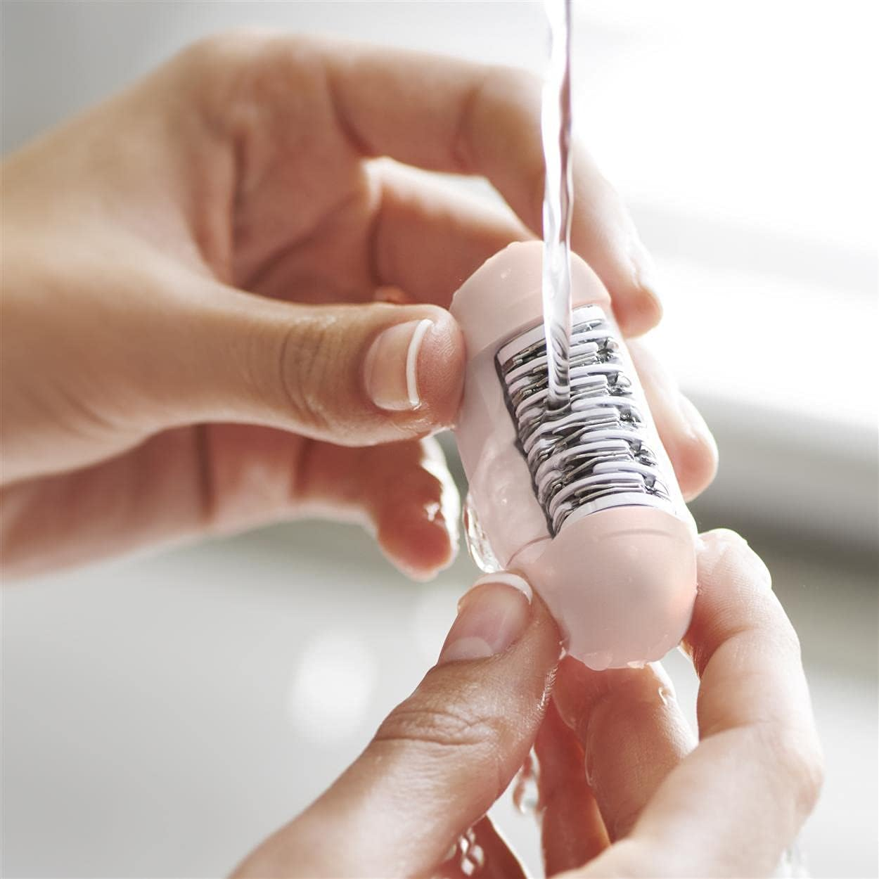 Philips Satinelle Essential Corded Compact Epilator for Legs - Includes Built-In Opti-Light, 2 Speed Settings and Travel Pouch, White/Pink, BRE255/00 image number 3