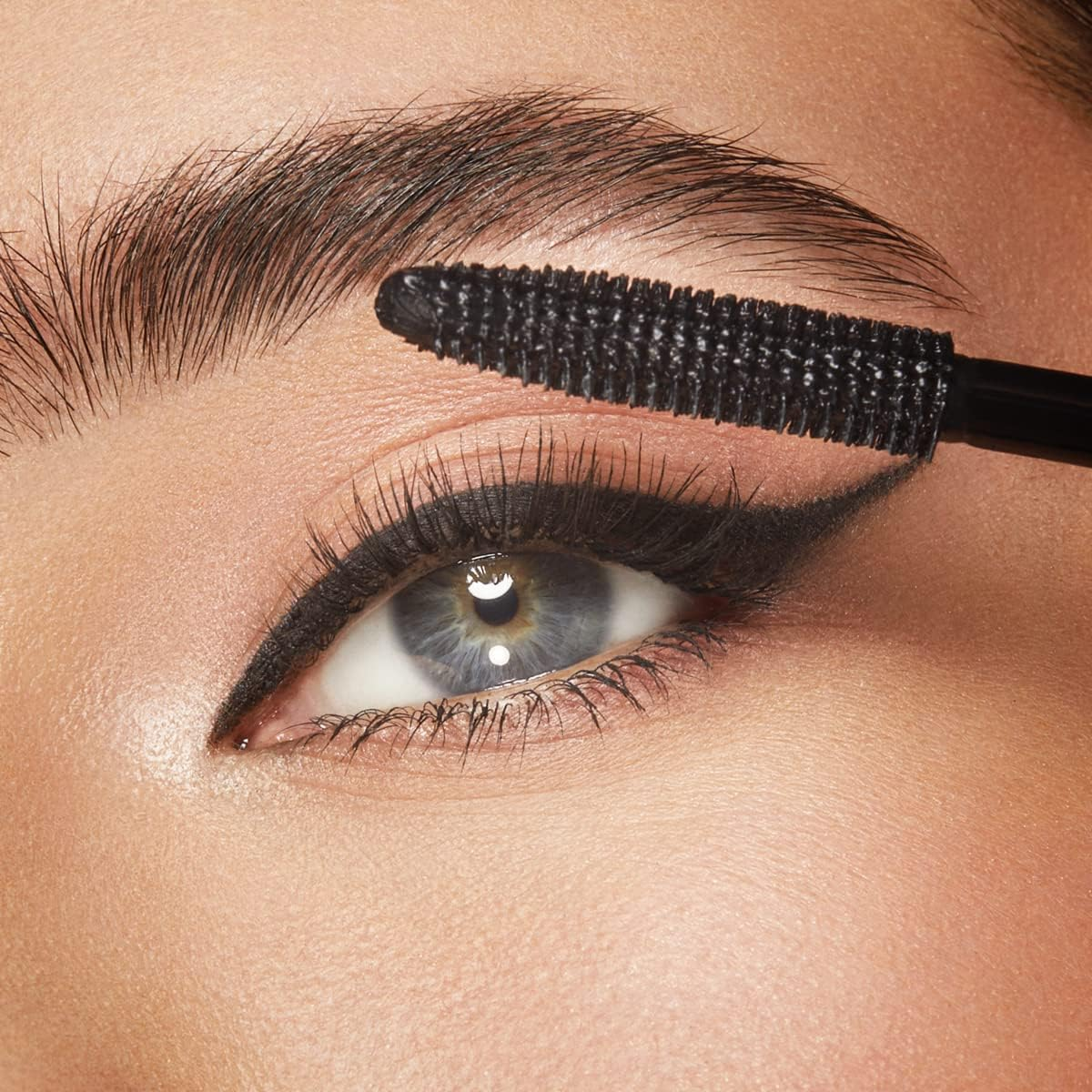 KIKO Milano Twistable Volume & Length Mascara 2-In-1 Mascara with Innovative Twisting System: Volume and Length-Enhancing Effect image number 3