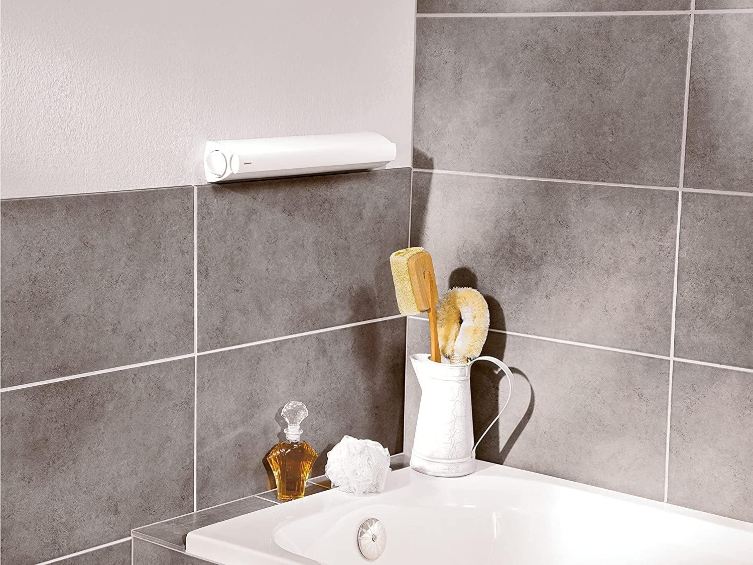 Leifheit 83040 Rollfix 210 Wall Dryer, Five Tear Proof Outdoor and Indoor Clotheslines, Wall Mounted Drying Line, Retractable Laundry Drier for Clothes, Towels, Bed Linen (Colour: White), 21 M image number 2