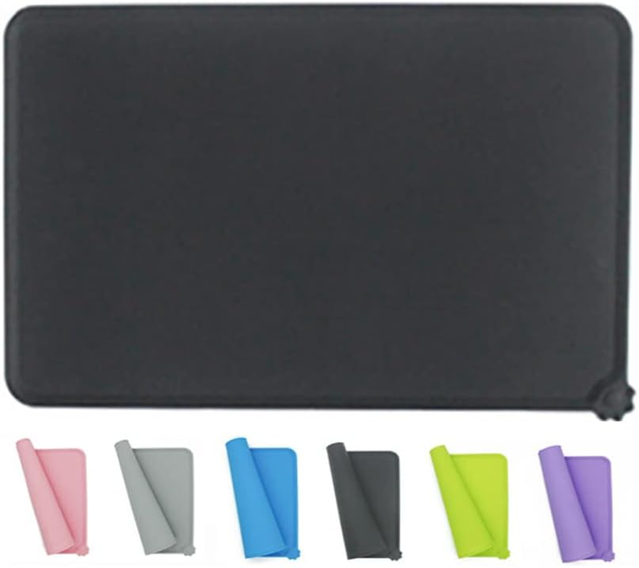 Love Dream Silicone Pet Feeding Mat, Waterproof Dog Cat Bowl Mat, Raised Edges to Prevent Spills, Easy Clean Nonslip Dogs and Cats Placemat Tray to Stop Food and Water Bowl Messes on Floor (Green)