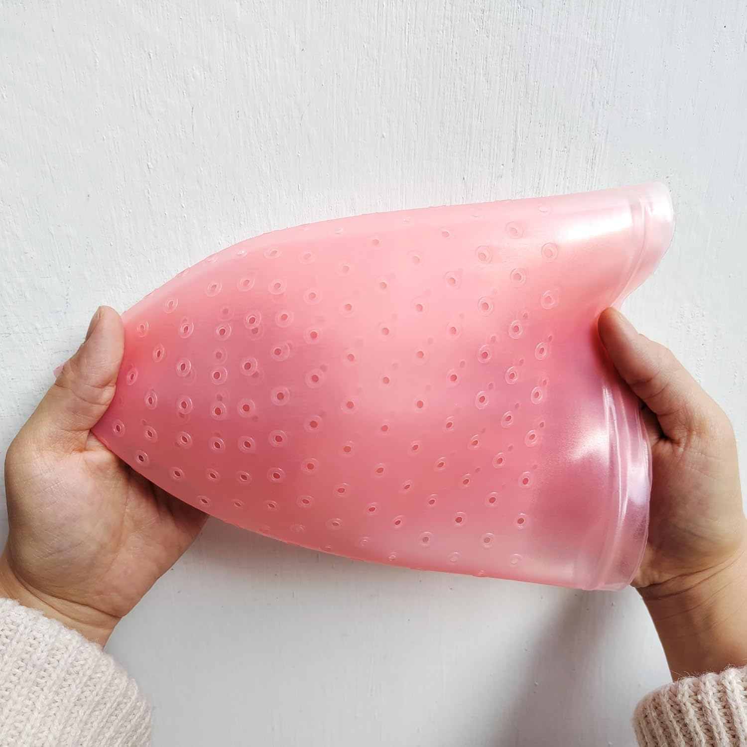 Losaria 12 Pcs Hair Highlighting Kit Highlighting Cap with Holes Pre Punched Hair Frosting Cap DIY Beauty Salon Hair Bleaching Tools Kit Dye Cap Dye Brush Dying Comb Gloves Ear Covers Hair Clips image number 6