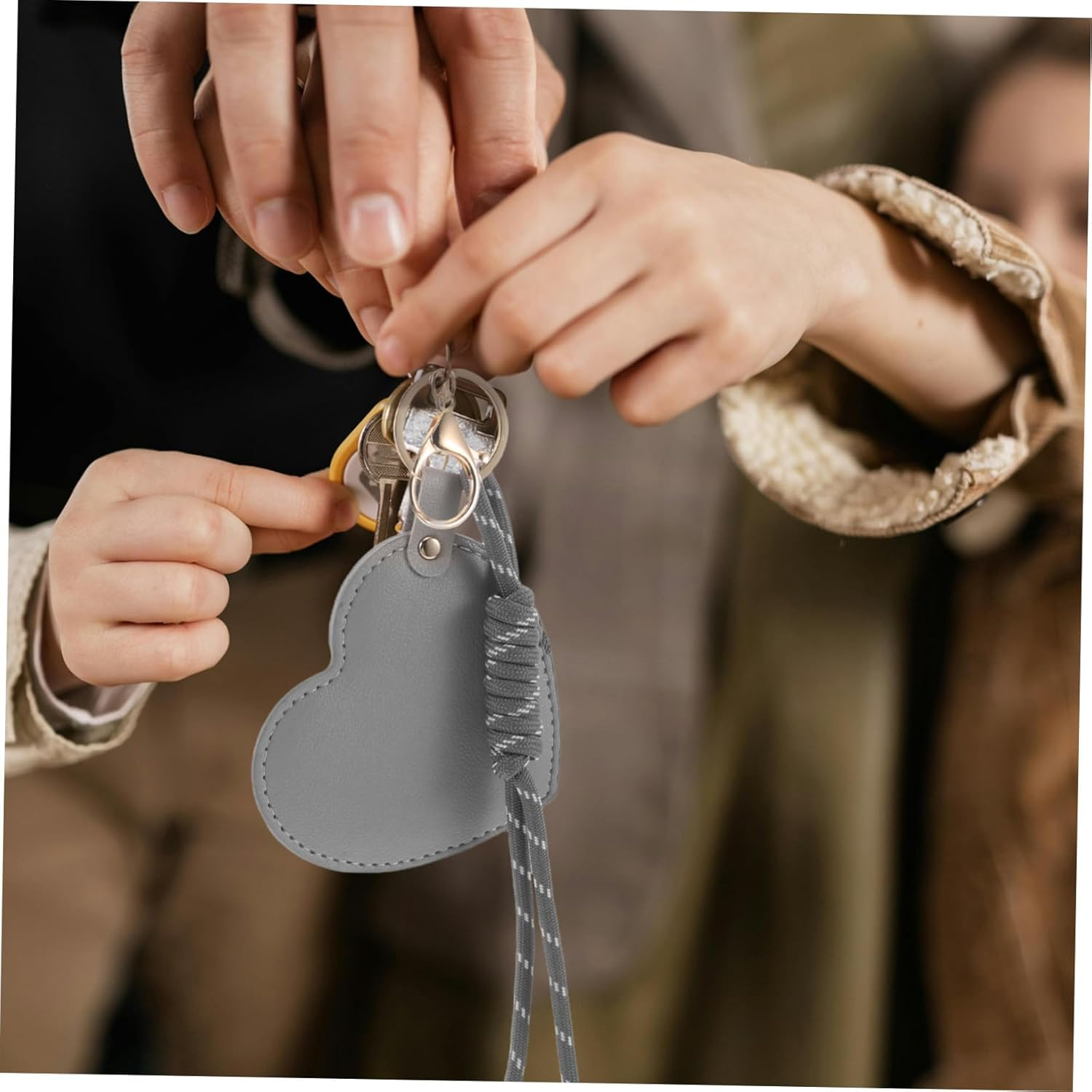 BEBEMOKO 2Pcs Heart-Shaped Compact Mirror Keychain with PU Leather Cover Rotating Mini Vanity Mirror for Purse Portable Travel Accessory for Women - Grey image number 3