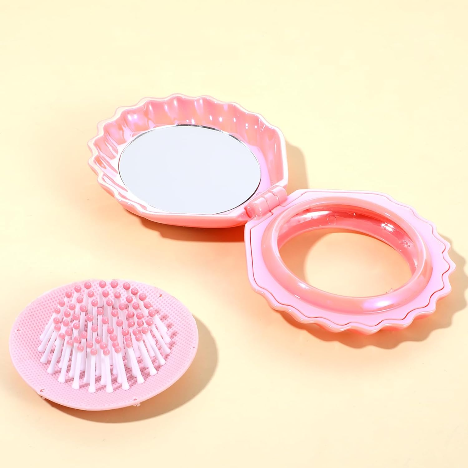 Metallic Shinning Finish Foldable Travel Hair Brush, 2 Pcs Mini Hair Brush with Mirror Shell Shape Portable Hair Brush Pocket Brush Compact Brush Mini Massage Comb Travel Brushes for Hair Women Men image number 3