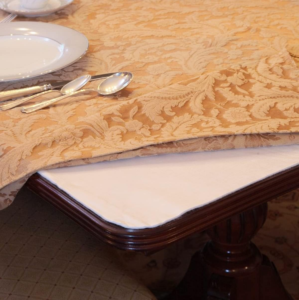 LAMINET Deluxe Cushioned Heavy Duty Table Pad, 52" X 108" image number 4