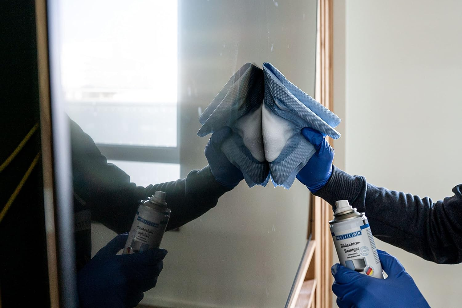 WEICON Screen Cleaner 200Ml Screen Cleaner for Mobile Phone, Laptop & PC, TV (LCD, QLED, OLED, QLED, TFT, Mini LED, Micro LED), Tablet image number 4