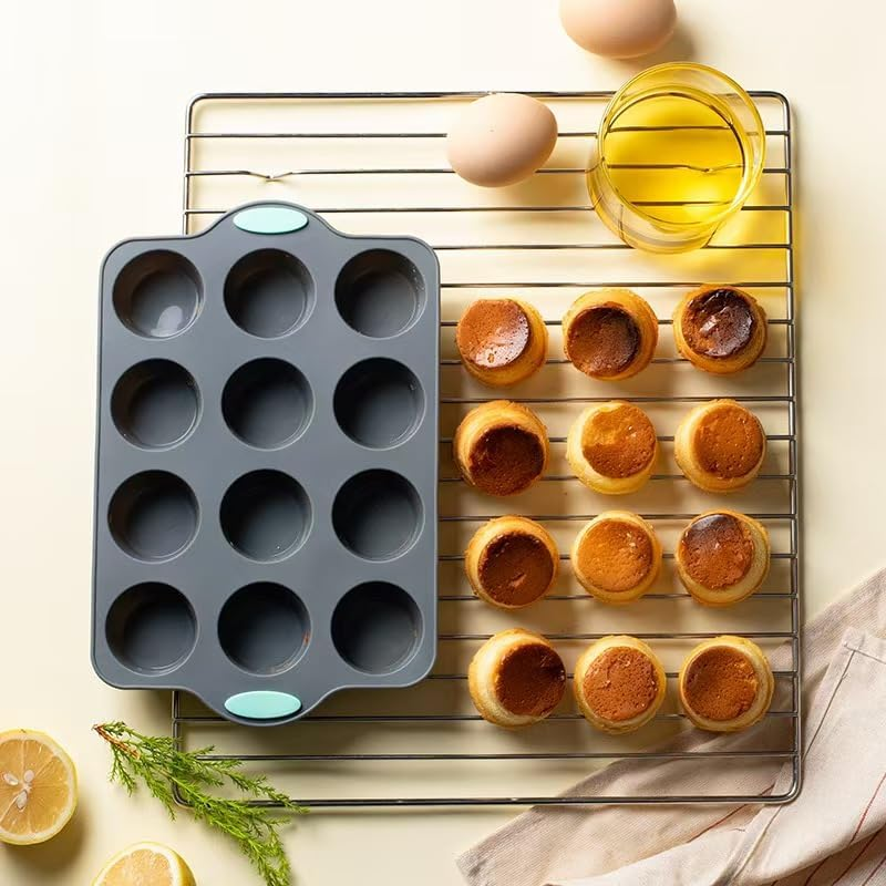 Bakemaster Silicone 12 Cup Muffin Pan image number 2