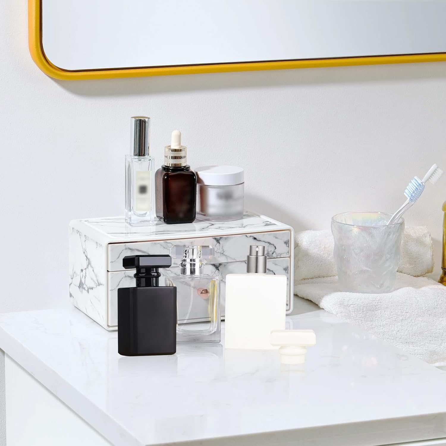 XUSSMM Pack of 3 Refillable Perfume Atomisers, 30 Ml Empty Perfume Bottle with 3-Colour Rectangular Lid, Portable Spray Bottle with Practical Accessories for Perfume, Travel, Cosmetics (30 Ml) image number 6