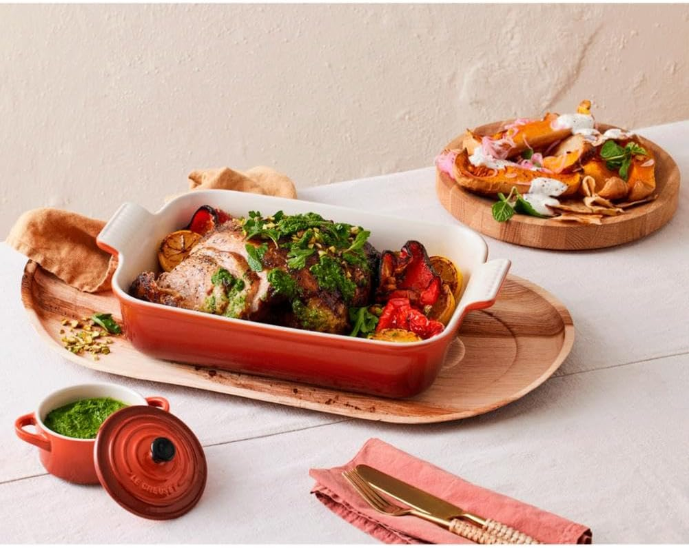 Le Creuset Heritage Rectangular Dish, Cayenne, 32 Cm, 4.00 Liters Capacity image number 5