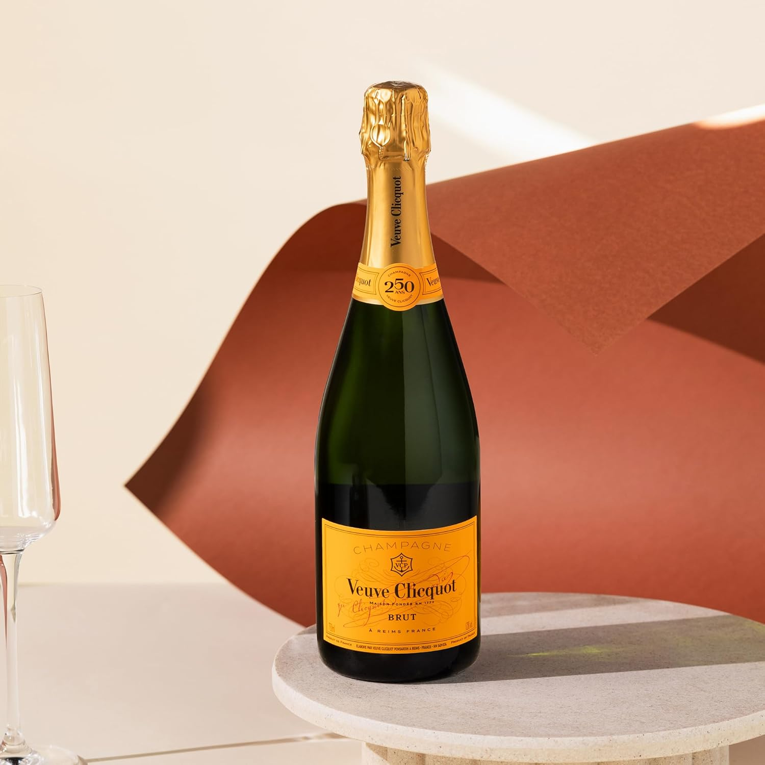 Champagne Christmas Hamper | Festive Freddy Champagne Hamper by Good Day People | Luxury Holiday Hamper, Gift Box, and Champagne Gift | with Veuve Clicquot Champagne, Bahen & Co. Chocolate, Christmas Pudding & Fluffe Fairy Floss &ndash; Gift Box for Celebrations & Holiday Occasions image number 3