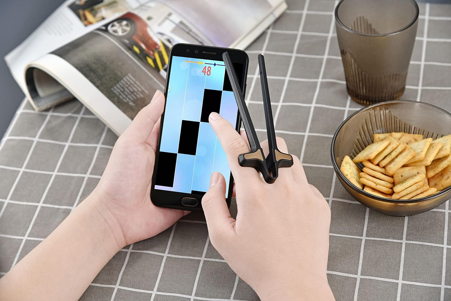 New Upgrade 2Pcs Finger Chopsticks for Gamers,Snack Clips,Video Game Party Supplies,Kids Chopsticks,Creative Gamer Accessories,Gifts for Gamers image number 2