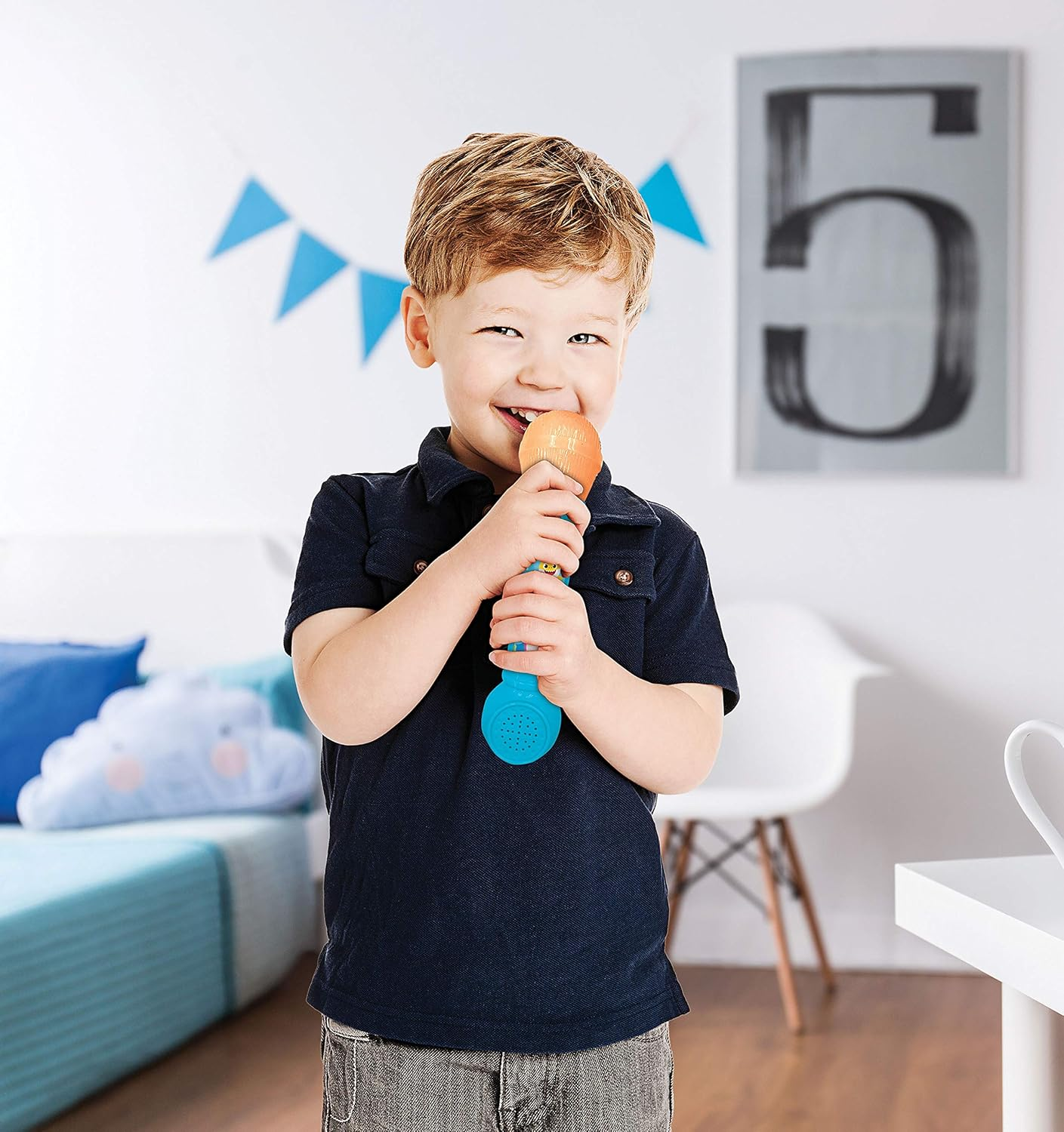 Lexibook Baby Shark Lighting Microphone with Melodies and Sound Effects image number 4