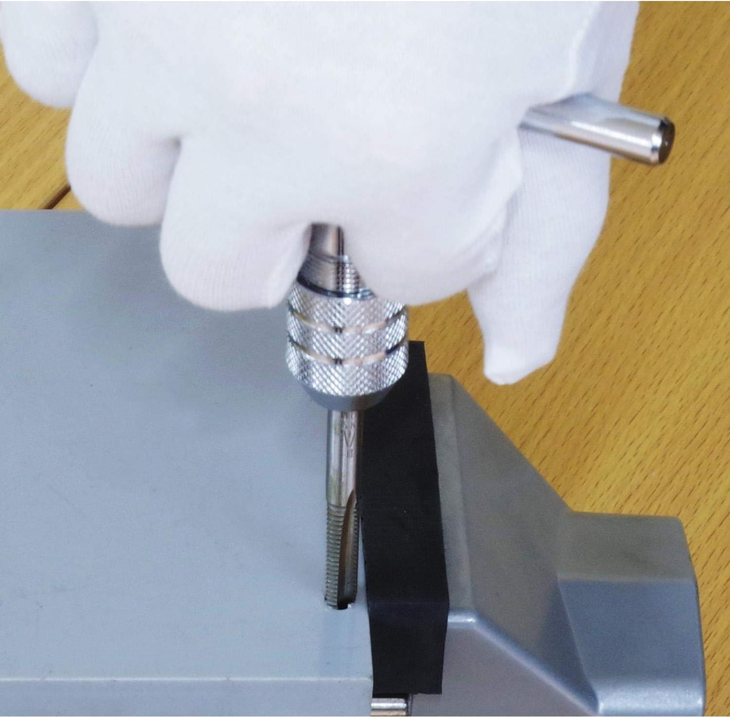 Niigata Seiki SK M6 X 1.0 Threaded Taps, Made in Japan image number 3