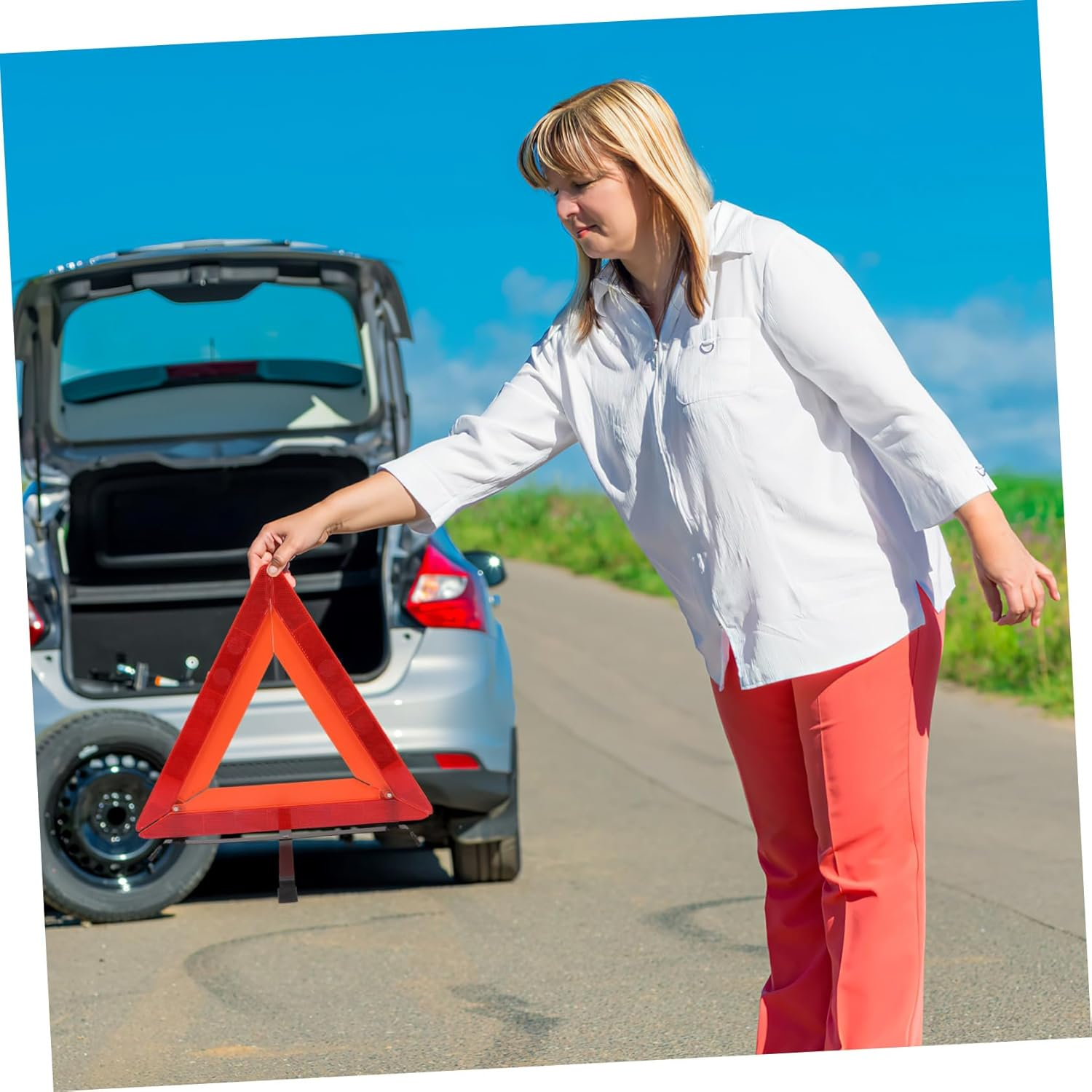 MAGICLULU Reflective Roadside Safety Triangle for Vehicles Trucks Cars Emergency Warning Sign with High Visibility for Night Use Practical Road Construction and Maintenance Alert image number 1