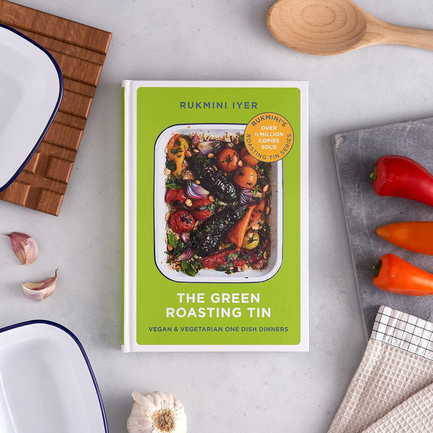 The Green Roasting Tin: Vegan and Vegetarian One Dish Dinners image number 5