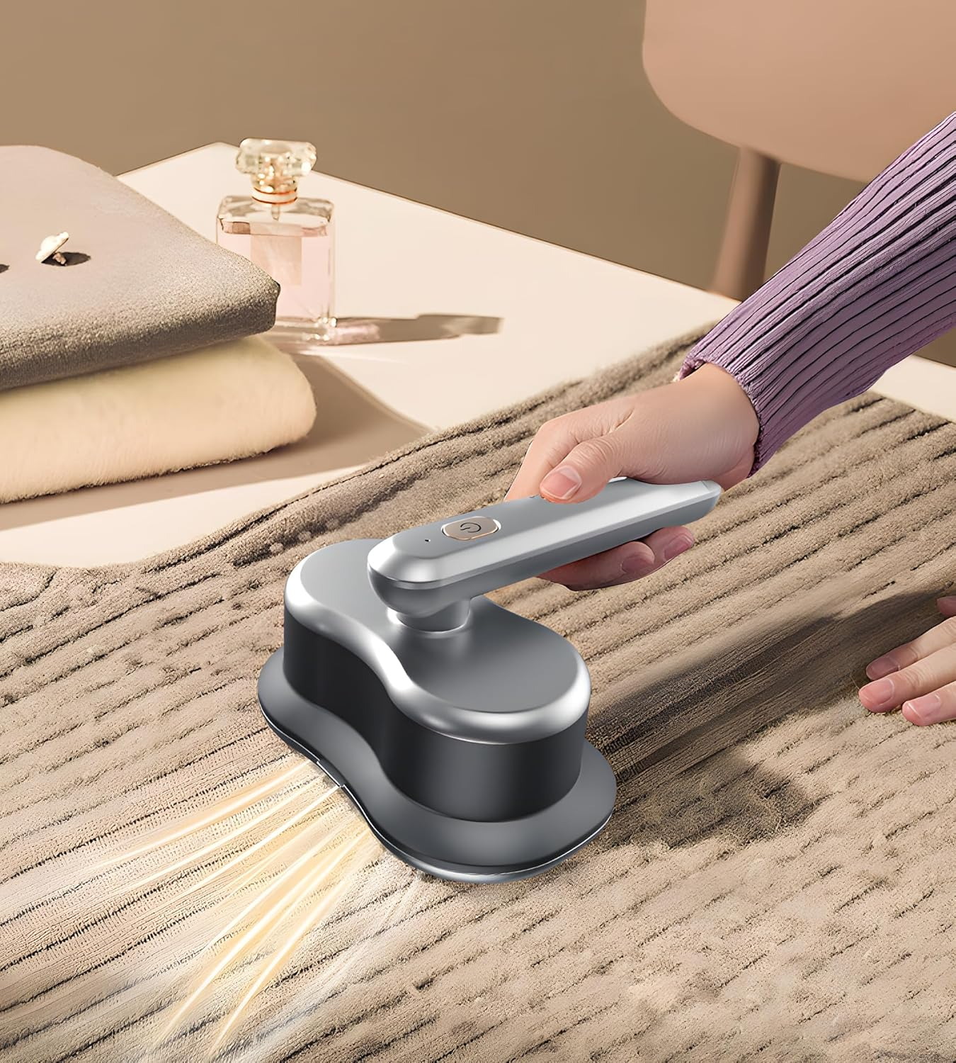 Aricvort Fabric Shaver and Lint Remover, Rechargeable Portable Fabric Shaver, Black image number 2