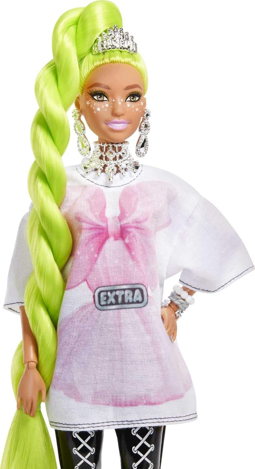 Barbie Extra Doll and Barbie Accessories with Neon Green Hair, Feather Boa and Pet Parrot image number 3