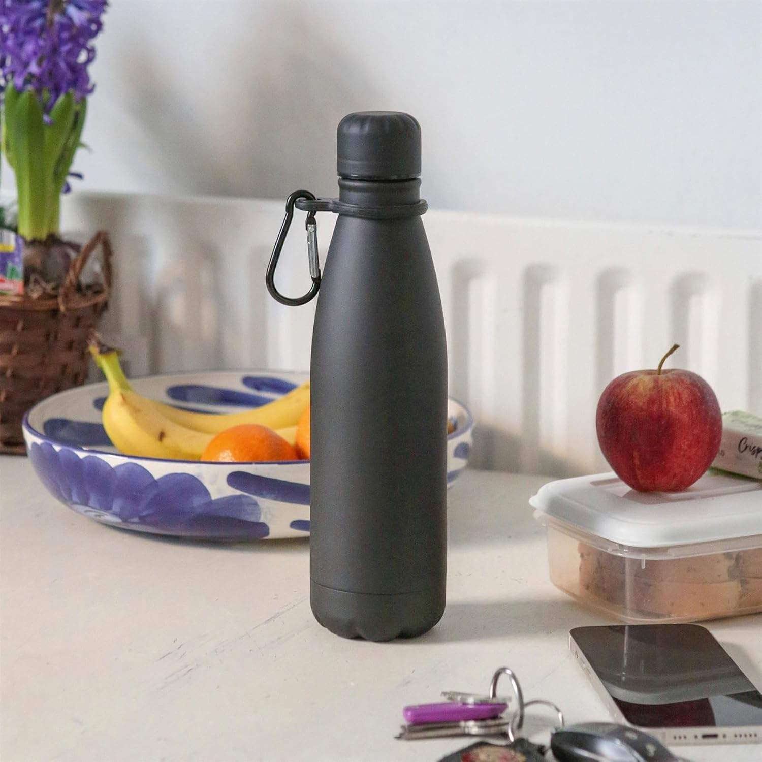 Harbour Housewares Stainless Steel Water Bottle with Carabiner Clip - 500Ml - Matt Black - 1X Metal Cold Drink Drinking Vacuum Drinks Flask with Leak Proof Lid for Adults & Kids Gym, Sports, Travel image number 1