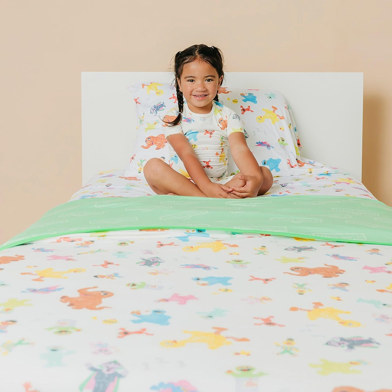 Copper Pearl Twin Cloud Comforter Sesame Friends image number 1