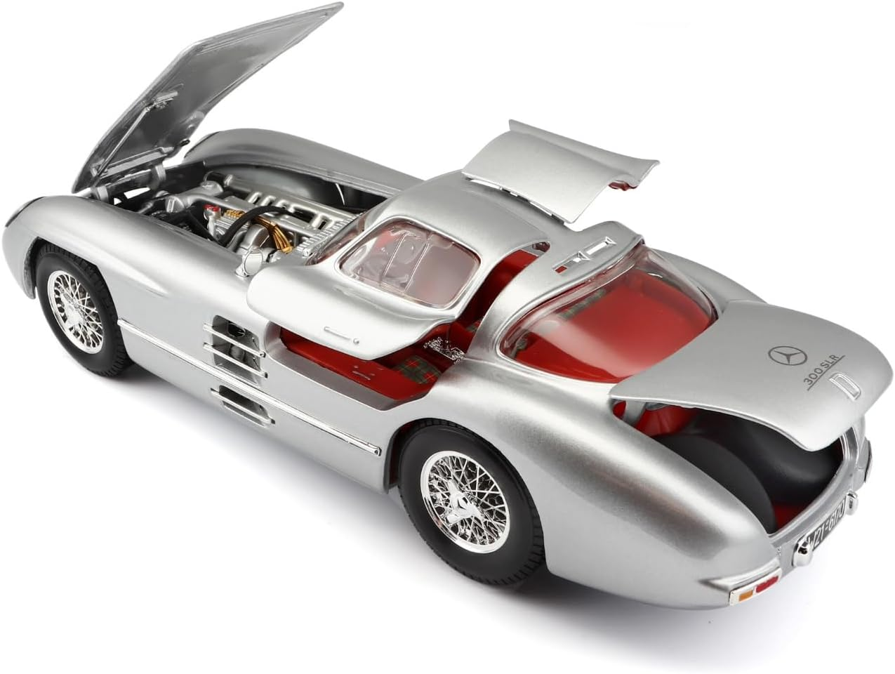 Maisto 1:18 Scale Mercedes-Benz 300SLR Coupe Uhlenhaut Diecast Vehicle image number 1