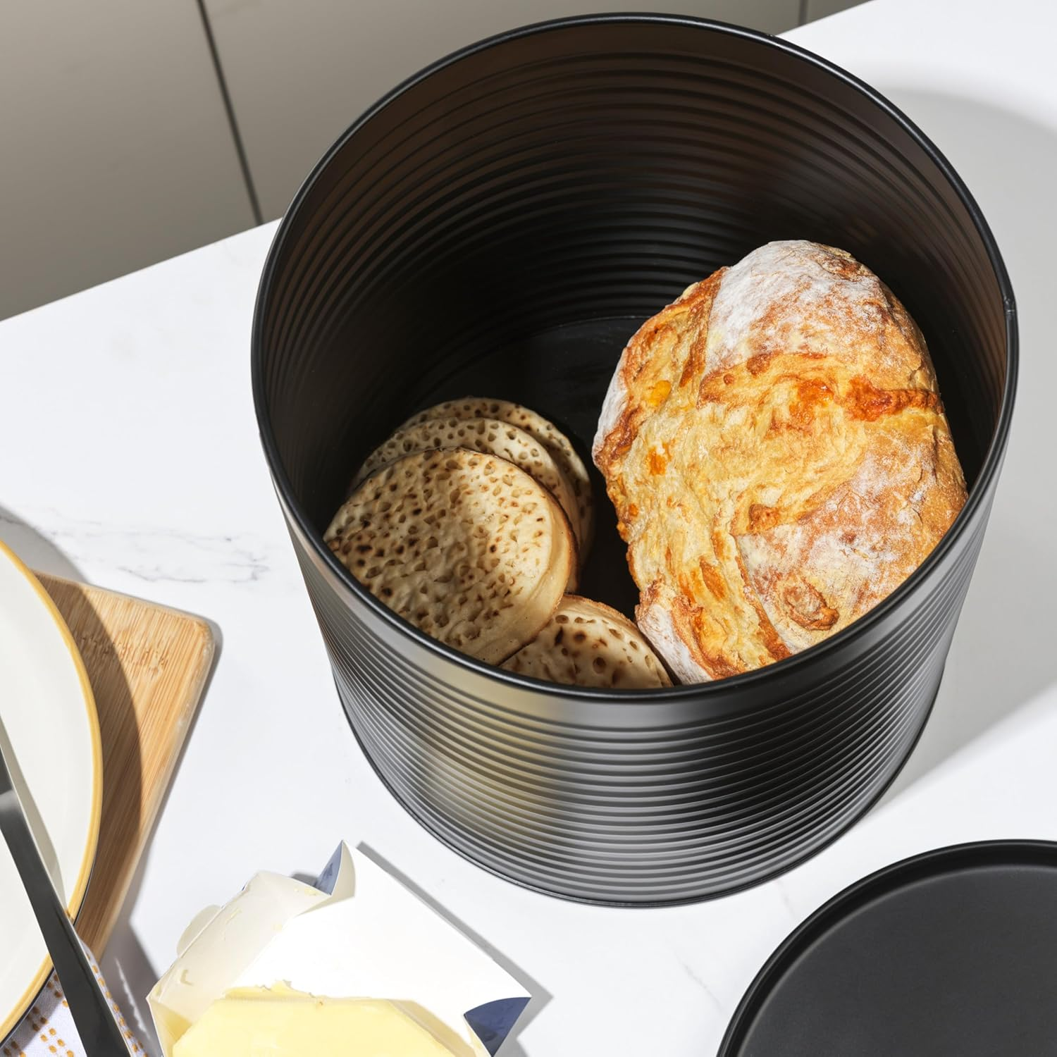 Russell Hobbs RH03269EU7 Ribbed Bread Bin &ndash; Metal Bread Box, Large Kitchen Canister, Countertop Storage/Organisation, Durable Powder-Coated Steel, Pull Top Lid, Easy to Clean, Ribbed Design, Black image number 2