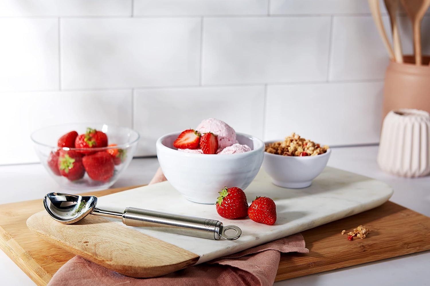 R&ouml;sle Stainless Steel Ice Cream Scoop, 8-Inch image number 1