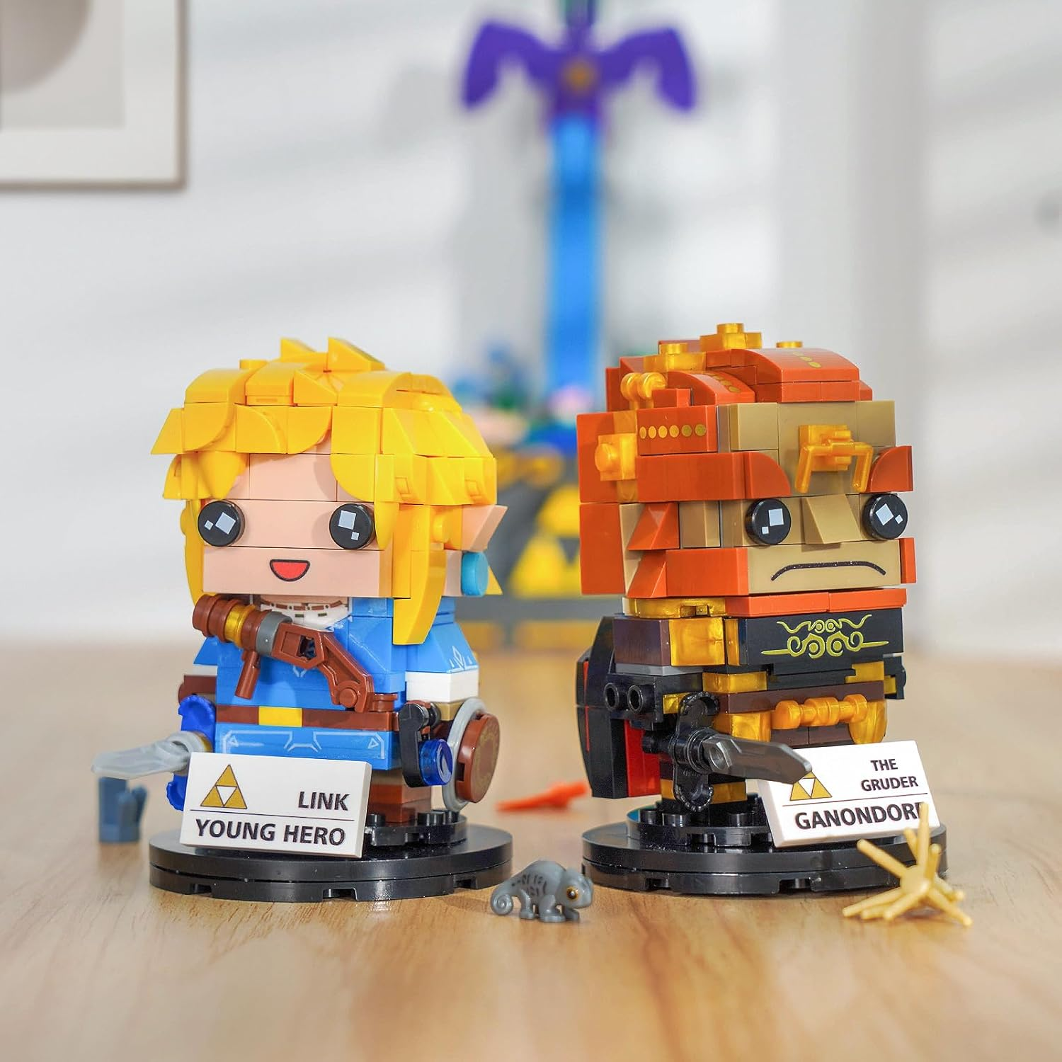 QLT BOTW Link Clamping Building Blocks, Link Action Figures Holding Master Sword and Ganondorf, Game Fans Gift for Adults and Boys from 6-16+ (475 Pieces) image number 1