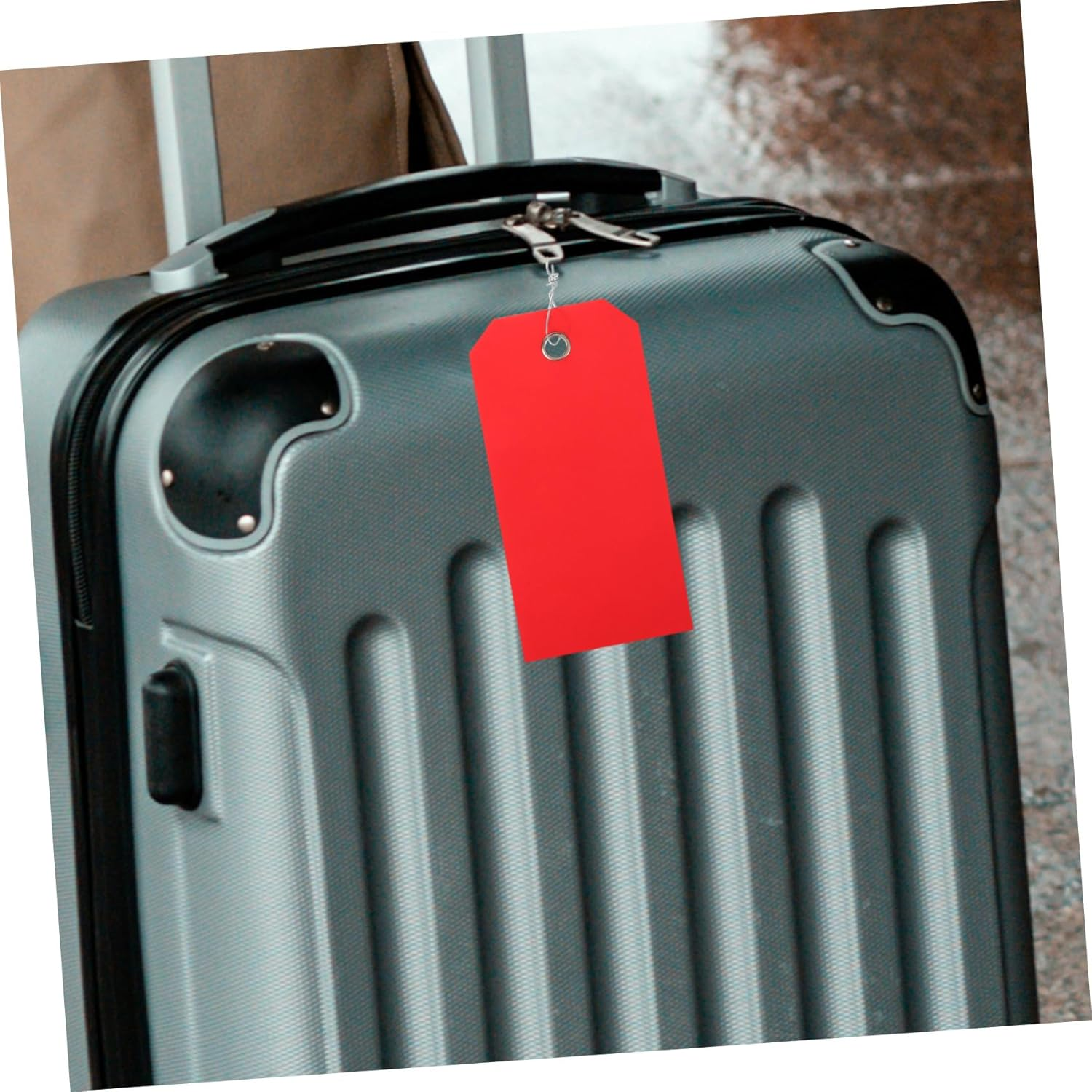 GARIOUANS 100Pcs Writable Blank PVC Shipping Tags with Metal Wire Ties Plastic Luggage Identification Labels for Travel Suitcases Backpacks Inventory and Cable Tagging Reusable and Easy To image number 6