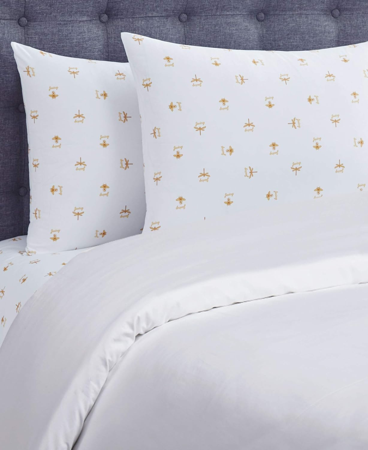 Juicy Couture &ndash; Sheet Set | Queen Bee Design Bed Sheets| Twin Size Bedding | 3 Piece Set Fitted Sheet, Flat Sheet and Pillowcase | Deep Pockets, Wrinkle Resistant and anti Pilling | White and Gold image number 3
