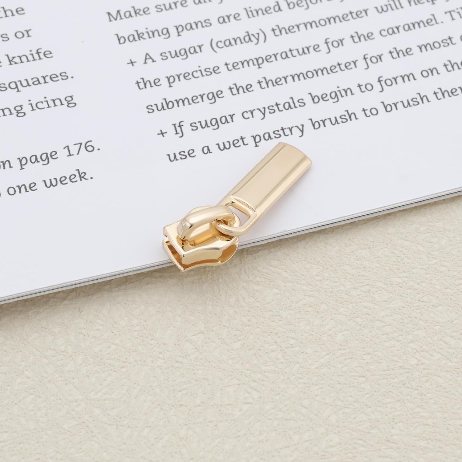 SG Store 30Pcs 3# Zippers Puller Slider Nylon Zipper Pullers Zinc Alloy Zippers Sliders for Clothes, Bags,Wallets and Suitcases Sewing Projects, Gun Black/Silver/Gold image number 5